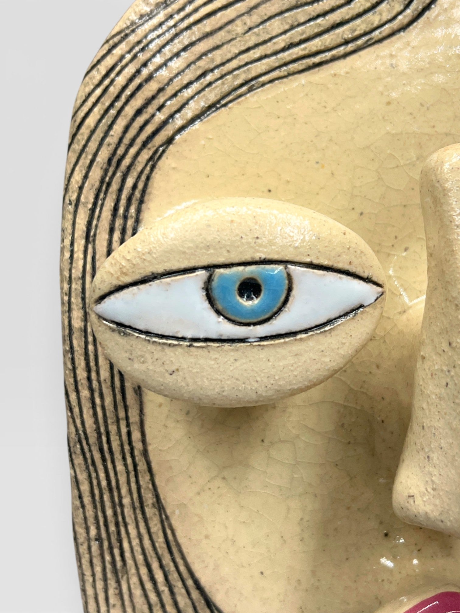 Керамічна маска жіноча білявка